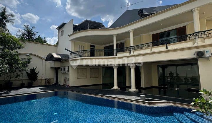 For Rent Rumah Modern Classic di Area Premium Pd Indah, Jaksel