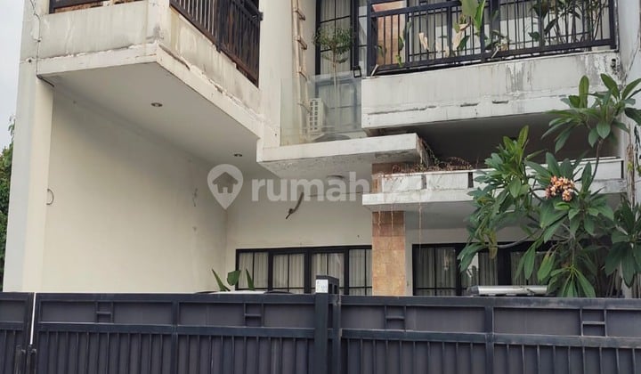 Dijual Rumah 2 Lantai Siap Huni Posisi Hoek Lokasi Di Bsd