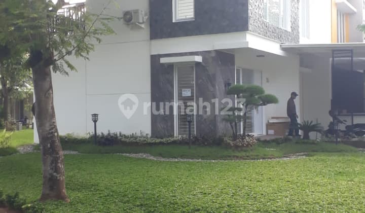 Dijual Rumah Cantik 2 lantai Di Hook di Fortune Graha Raya