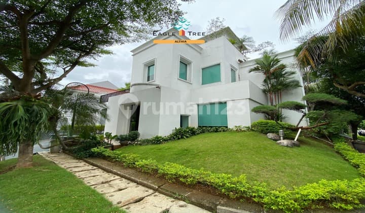 Rumah Hook 3 Lantai Modern Minimalis di Bintaro Jaya