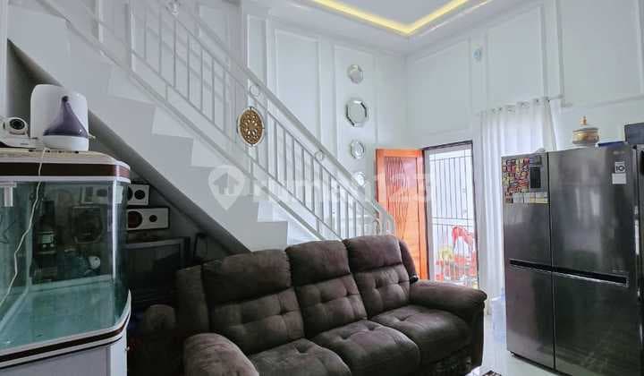 Rumah Minimalis 2 Lantai Dalam Cluster Graha Raya Bintaro