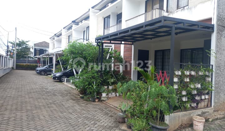 Rumah 2 lantai Dekat Stasiun Jurangmangu