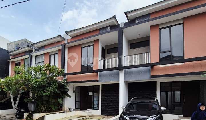 Rumah 2 Lantai Siap Huni Dekat Pintu Tol