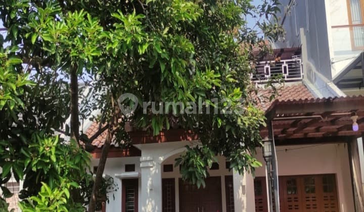 Rumah Bagus Dekat Tol Dekat Stasiun Di Taman Yasmin