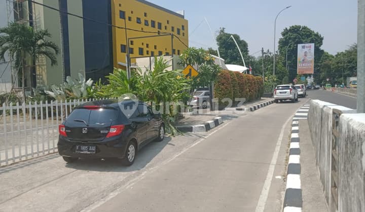 Gedung Serbaguna di Lokasi Komersil Strategis Martadinata Bogor Tengah