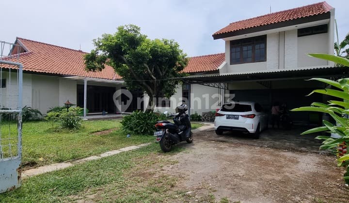 Rumah Hook Unfurnished Bagus Di Tengah Kota Cocok Buat Kantor