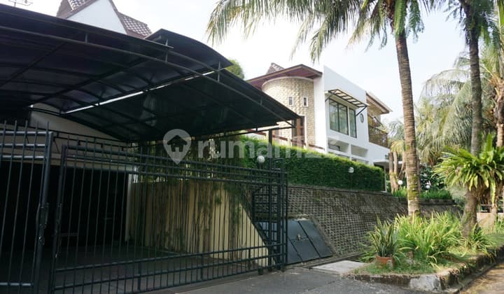Rumah Hoek Furnished Bagus Di Villa Duta Ada Kolam Renang
