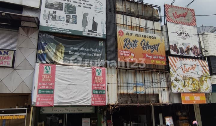 Ruko Di Komplek Ruko Parkiran Luas Di Pajajaran