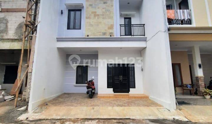 Rumah 2 Lantai Baru Strategis Area di Jagakarsa JakSel