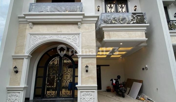 Rumah American Classic Dekat Ragunan JakSel