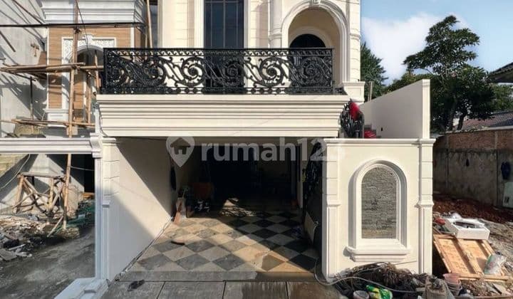 Rumah 3 Lantai Rooftop Ada Kolam Renang Di JagakarsaJakSel