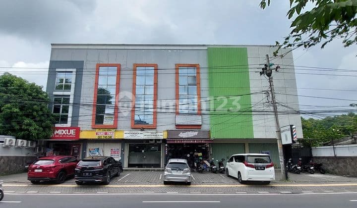 Ruko Bagus Strategis 3 Lantai di Dr. Wahidin Candisari