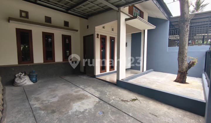 Rumah Siap Huni Akses Jalan Lega di Taman Kopo Indah 3 Blok Favourit