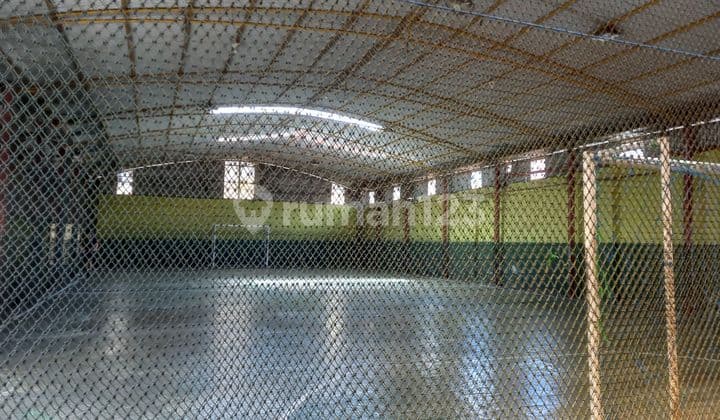 Dijual rumah plus lapangan futsal di Perum Dadali