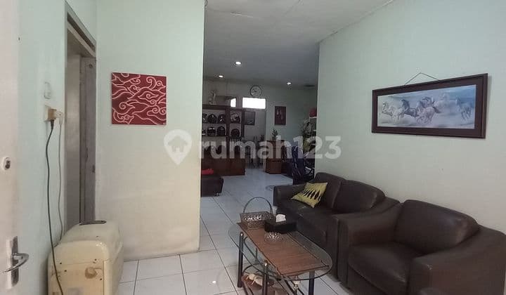 Rumah 1.5 lantai hadap Timur Laut di Dian permai