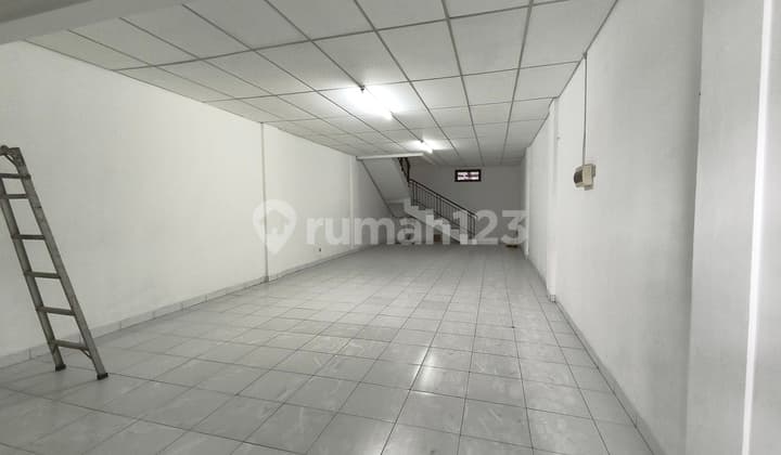 Ruko 3.5 Lantai Mainroad Mekar Wangi Siap Pakai