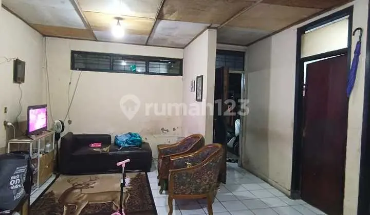 Rumah Hook Hitung Tanah Dekat Tol Kopo