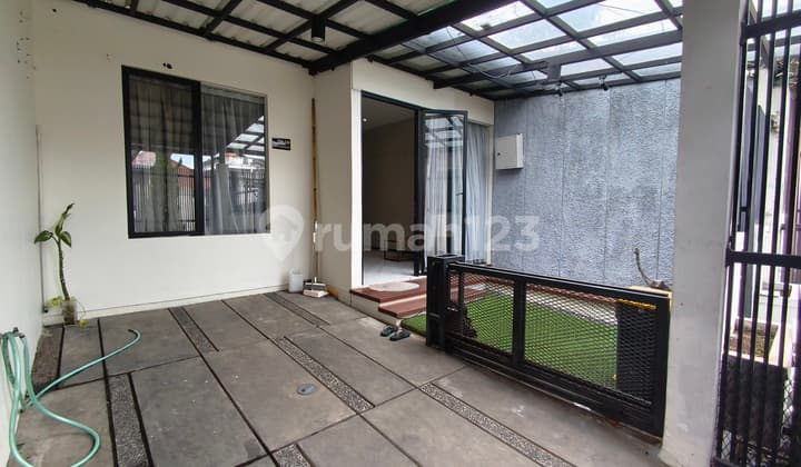 Nice House Ready to Live Semi Furnished in Taman Kopo Indah 2