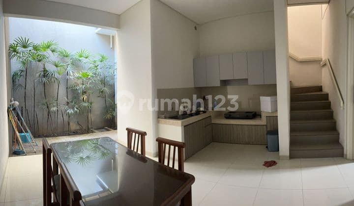 Rumah 2 Lantai SHM Perlu Renov di Sayap Pasir Kaliki