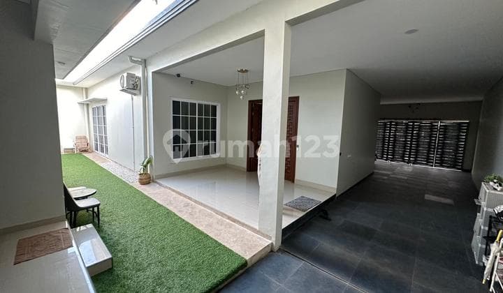 Rumah Modern Homey Lokasi Daerah Kampung Melayu, Tangerang