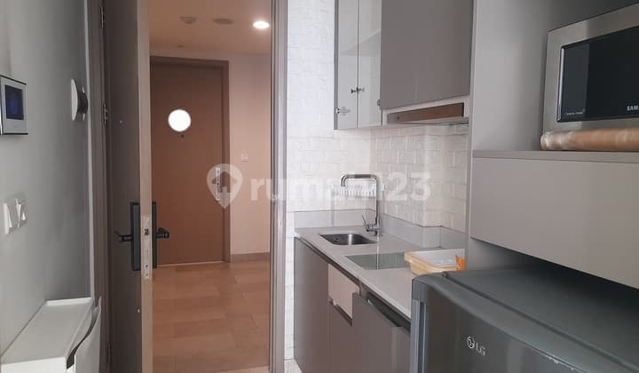 Disewa Apartemen Gold Coast Studio