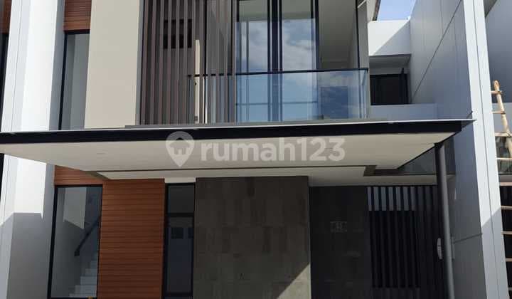 DISEWAKAN RUMAH PIK 2 Cluster Kuningan Village Type 8x15