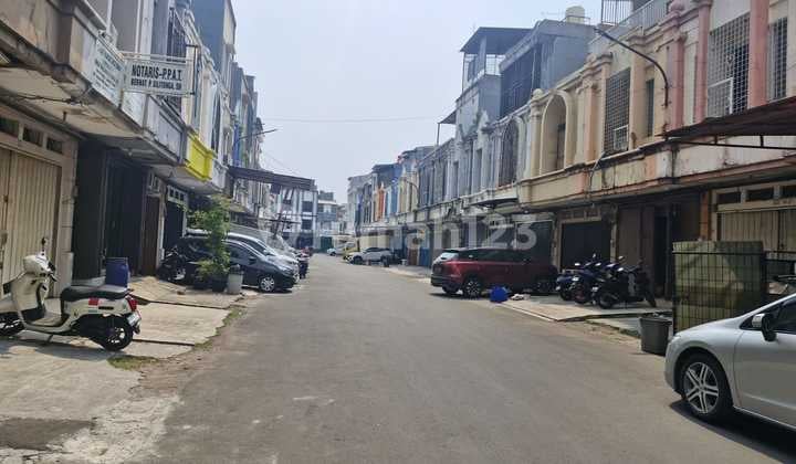 For sale 2 units of shop houses in Cengkareng, Pelangi shop houses size 4x14.