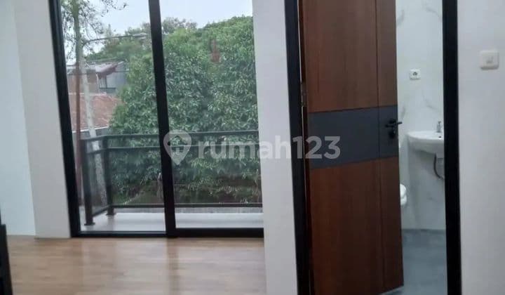 Rumah Baru 2 Lantai di Leuwi Sari Terawat