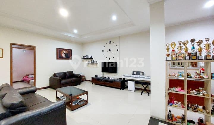 Ruko Hook 3 Lantai di Kurdi Regency Bandung