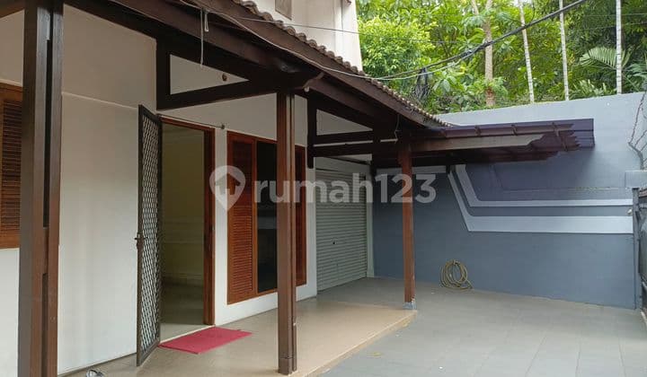 For Sale Minimalist House in Kebayoran Baru