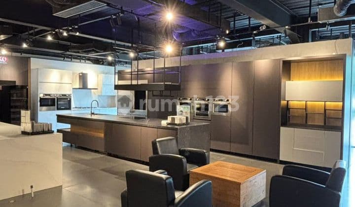 Dijual Gedung Komersial Jalan Letjen S. Parman