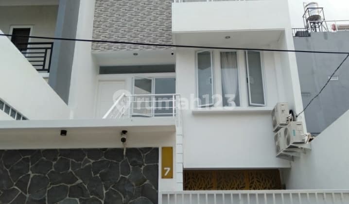Nice 3-Storey House in Green Ville, Close to Culinary Hub