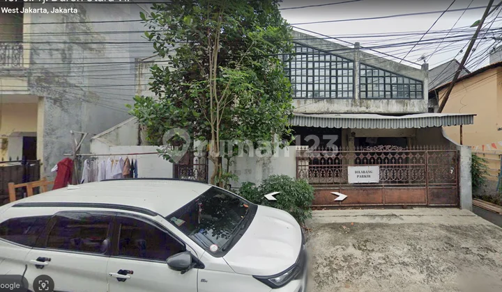 Old House in Tanjung Duren Strategic Location Suitable for Boarding