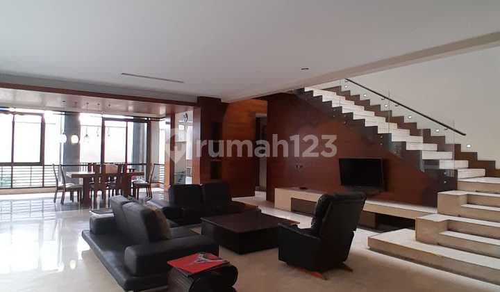 Rumah Mewah Luas Furnished Siap Huni Di Singgasana