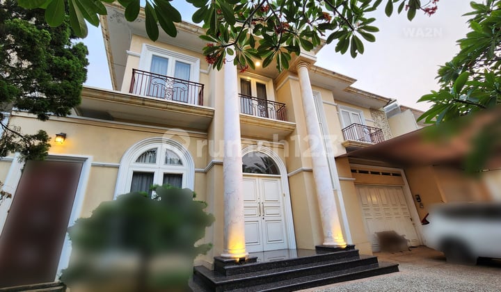 Dijual Bu Rumah Mewah Dekat Padang Golf di Fontainebleau Golf Residence Bsd