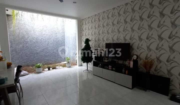 Rumah Bagus Cluster Pasadena golf Estate Modernland Tangerang