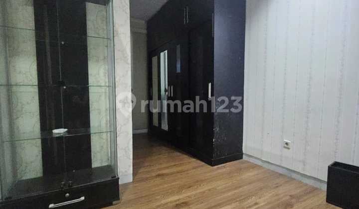 Bebas Banjir, Rumah, 2 Lantai Disewakan Cepat Cluster Madrid Modernland Tangerang Rapih Bagus