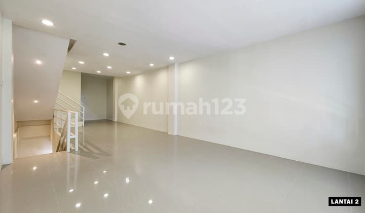 Ruko 3 Lantai, Bagus dan Siap di Gunakan Jalan Pluit Sakti Jakarta Utara