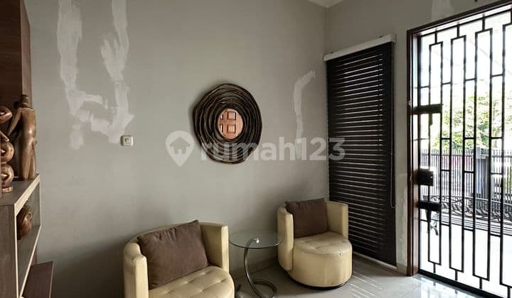 Rumah Furnished 2 lantai Siap Huni di Batununggal Jelita