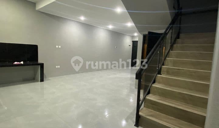 Rumah Baru 2 lt Bagus Siap Huni Sayap TKI 2