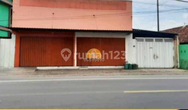 Rumah + Ruang Usaha Strategis di Jalan Raya Kudus Pati