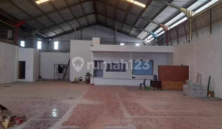 Disewakan Gudang Dengan Luas 435 m² Di Pinggir Jl. Raya Bekasi, Cakung, 013