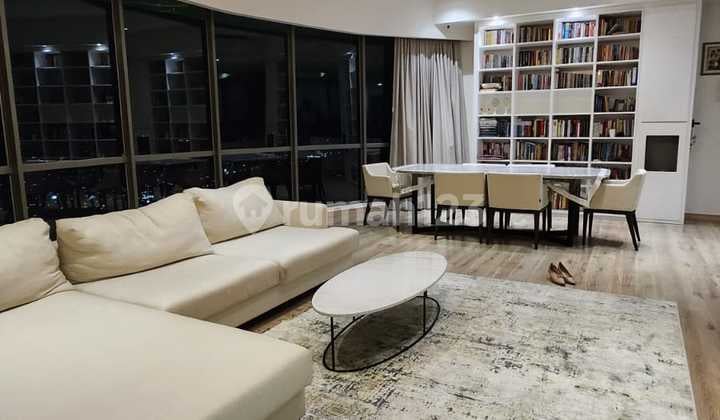 DIsewakan Unit Apartment ST Moritz Lantai tinggi (030)