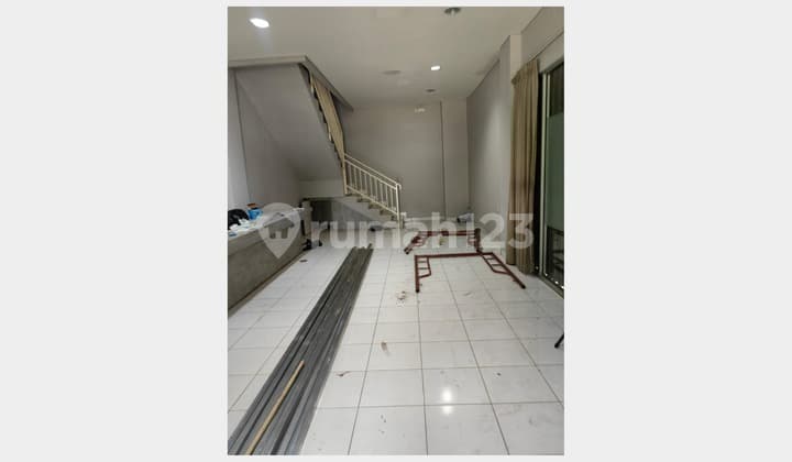 Dijual Ruko Hook 3 Lantai di Bekasi Town Square (Betos) - Posisi Premium Hadap Jalan Utama! (013)