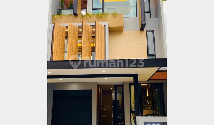 Rumah Exlusive Premium White Rose Private Lift di Metland Menteng