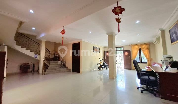 2.5-Story House in Taman Palem Lestari, Cengkareng, West Jakarta