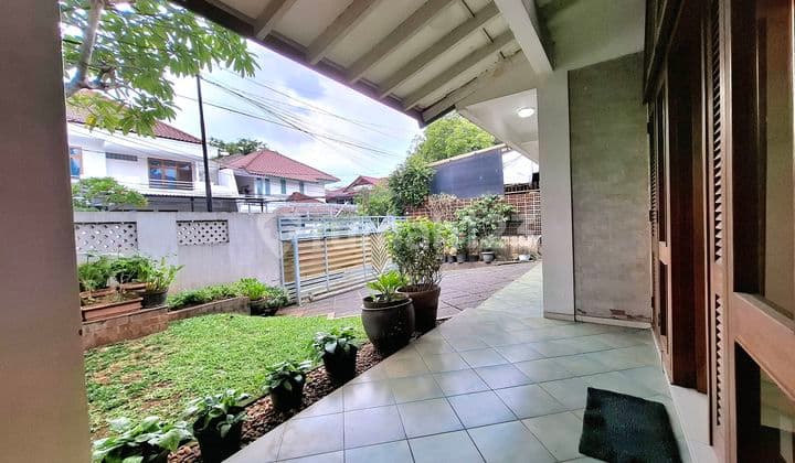 Rumah Asri 2 Lt di Boulevard Puri Indah Kembangan Jakarta Barat