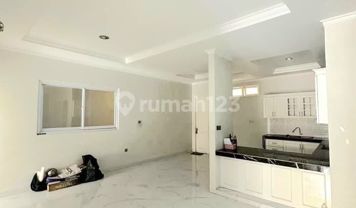 Rumah Mewah 2 LT di Taman Grisenda Jak Utjak Ut