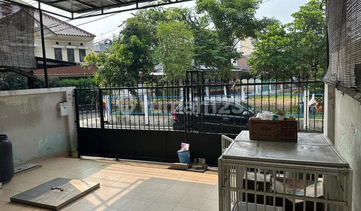 2.5-Story House in Kosambi Baru Housing, Cengkareng, West Jakarta