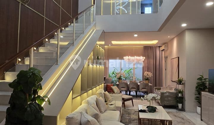 Rumah Mewah Ex Show Unit Pasadena Paramount Land